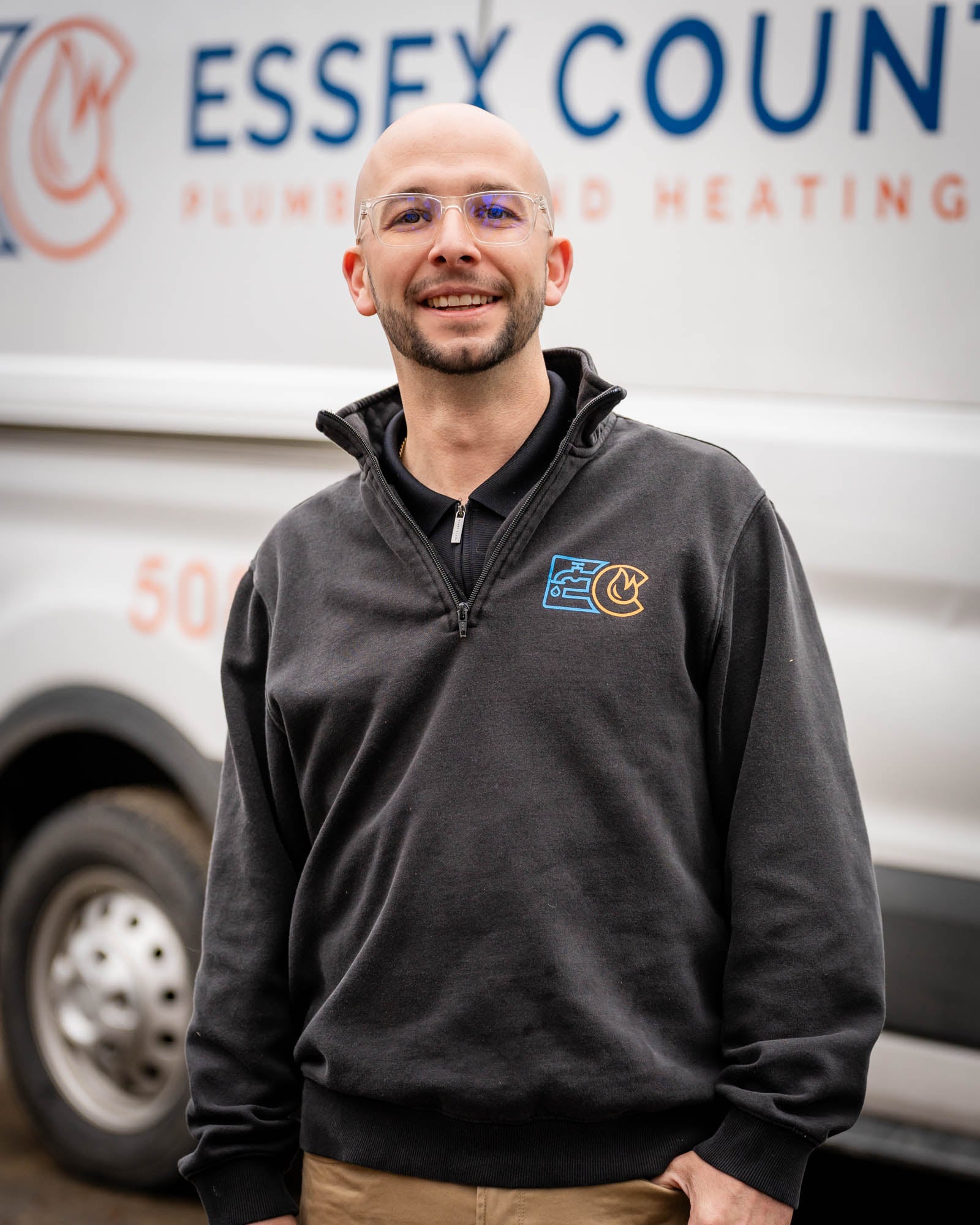 Ian portrait at company van - ECPH owner-led plumbing crew